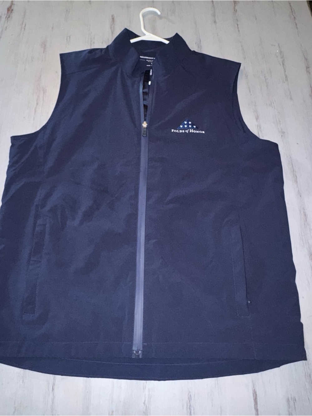 Holderness & Bourne The Conrad Golf Vest L Folds of Honor Navy